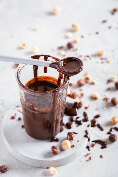 Low carb chocolate and hazelnut spread