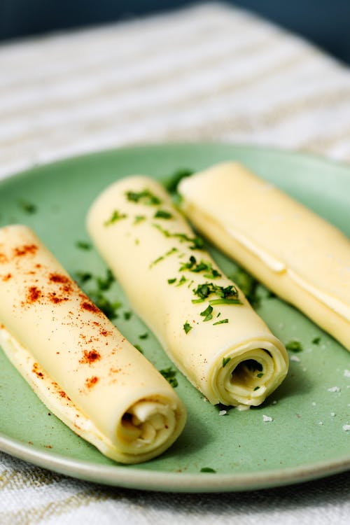 Keto cheese roll-ups