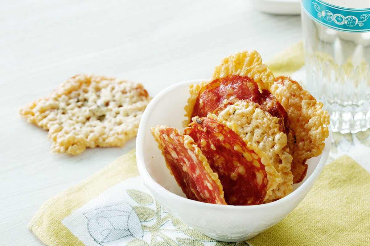 Low-Carb Salami and Cheese Chips - A Crunchy Snack