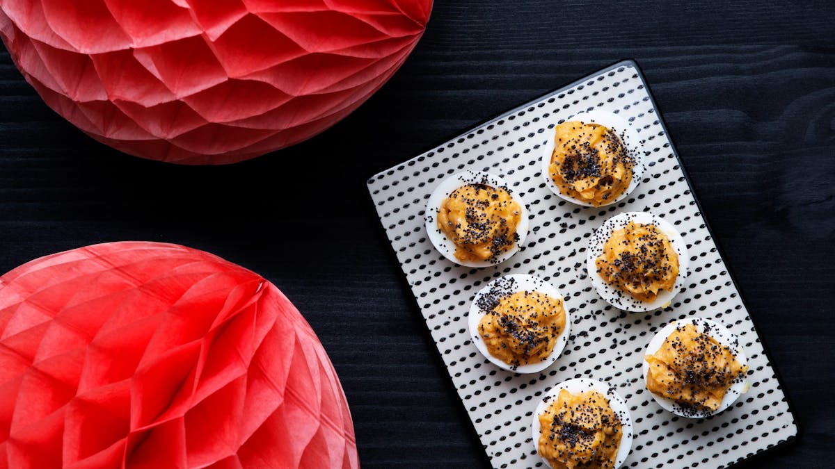 Spicy keto deviled eggs