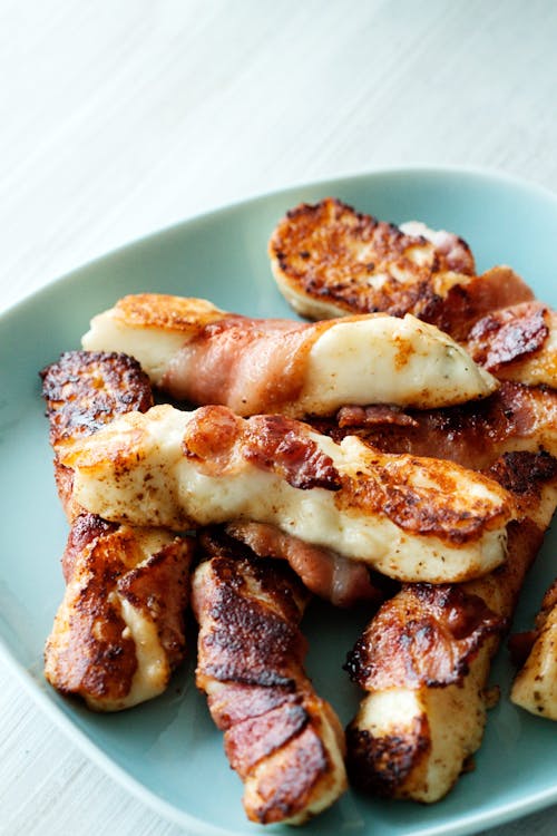 Bacon-wrapped halloumi cheese