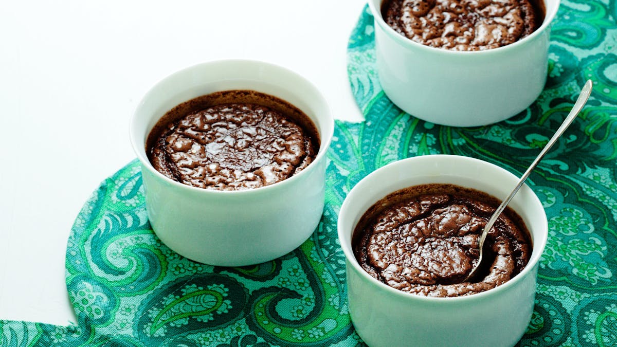 Low-carb molten chocolate lava cake