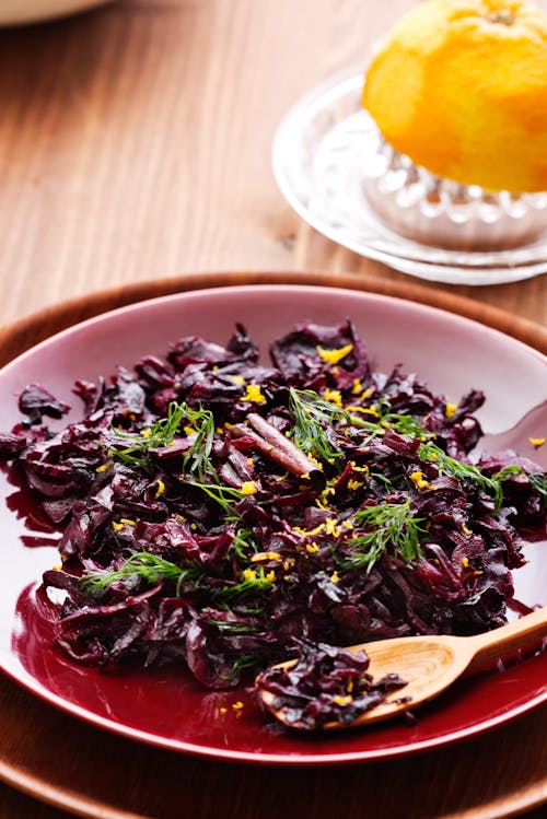 Low carb red cabbage salad