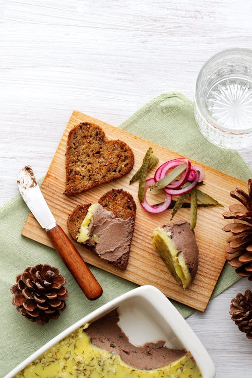 Keto chicken liver paté with thyme butter