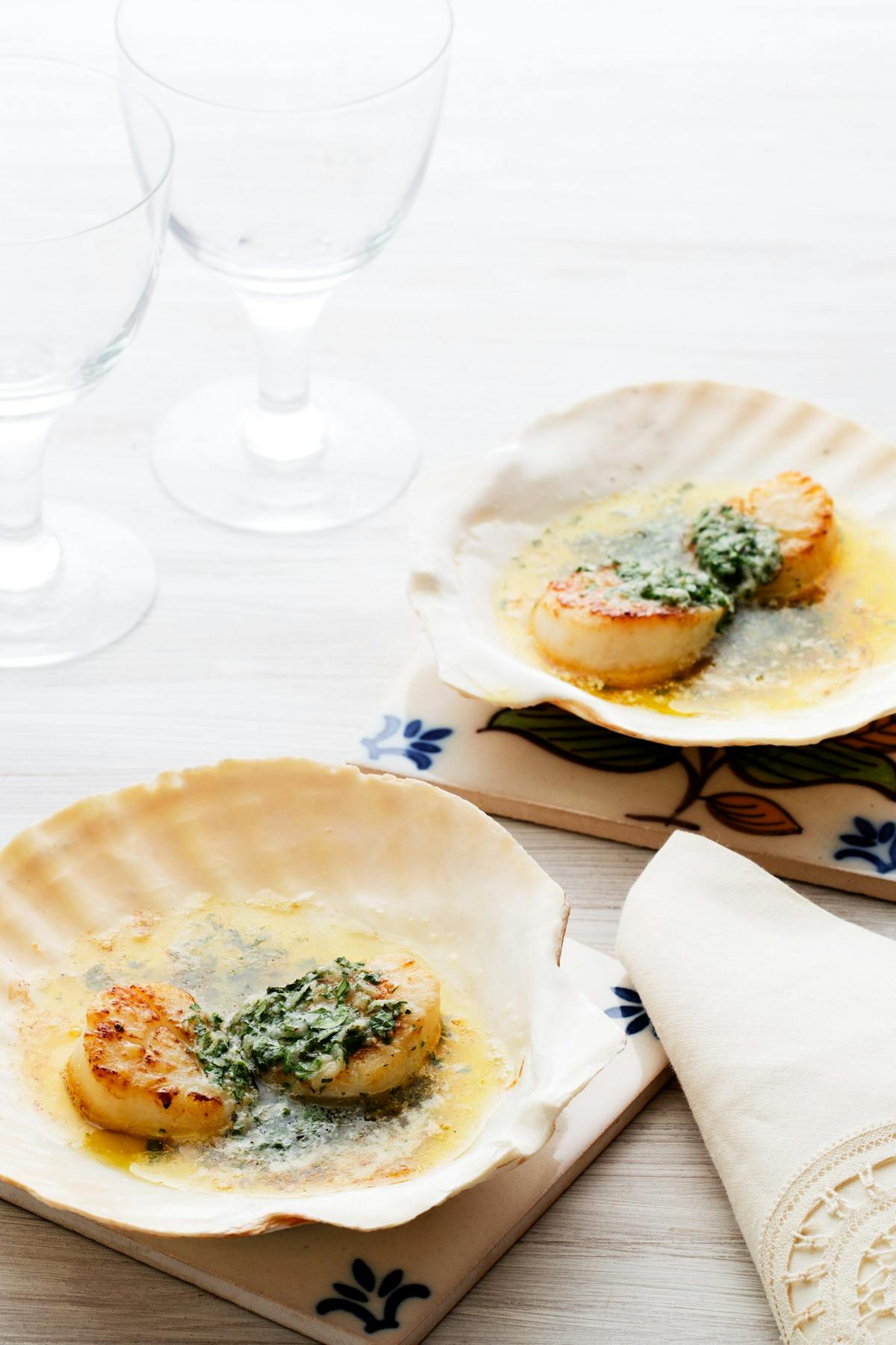 Keto scallops with herb butter