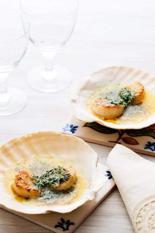Keto scallops with herb butter