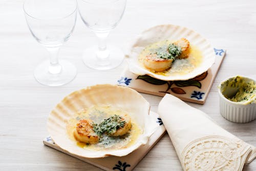 Keto scallops with herb butter