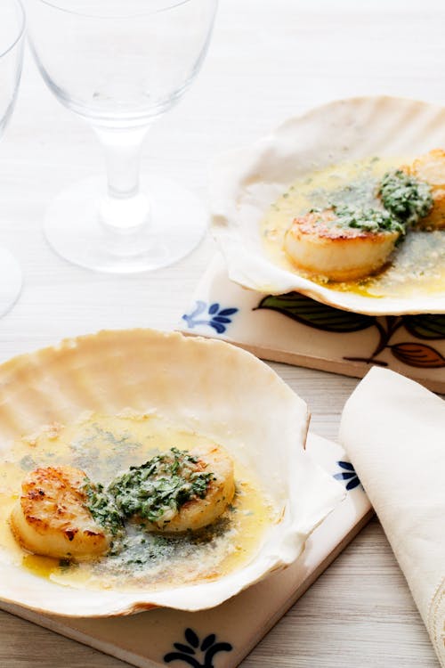 Keto scallops with herb butter