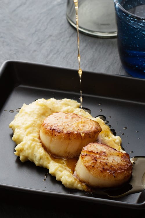 Scallops with parsnip purée and browned butter
