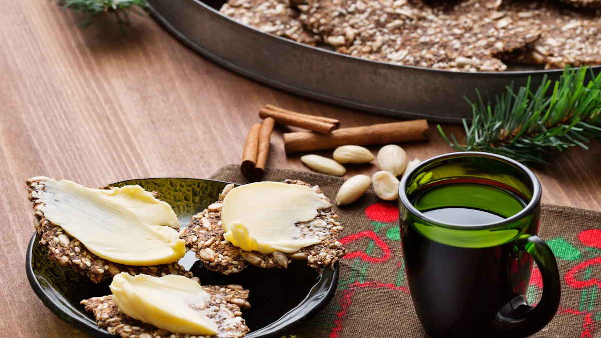 Low carb pumpkin spice crackers