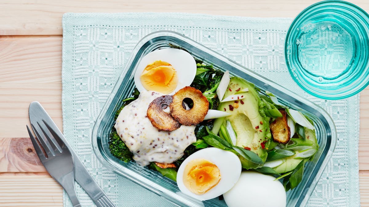 Low carb fried kale and broccoli salad