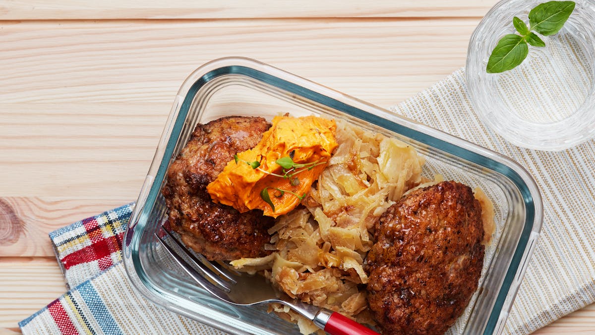 Keto turkey burgers with tomato butter