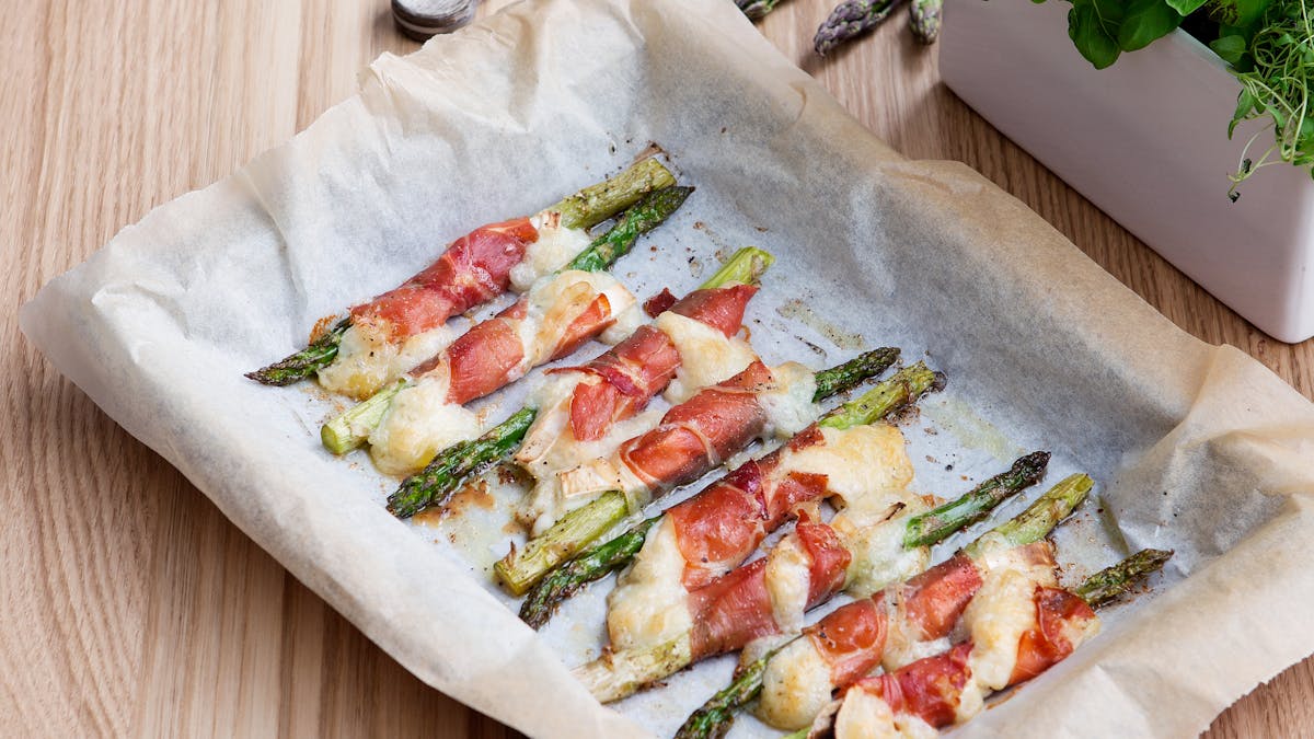 Keto prosciutto-wrapped asparagus with goat cheese