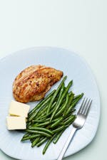Keto chicken and green beans plate