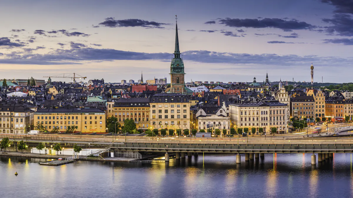 We're hiring a world-class managing editor to lead our writers' team