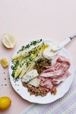 Keto prosciutto cotto and blue cheese plate