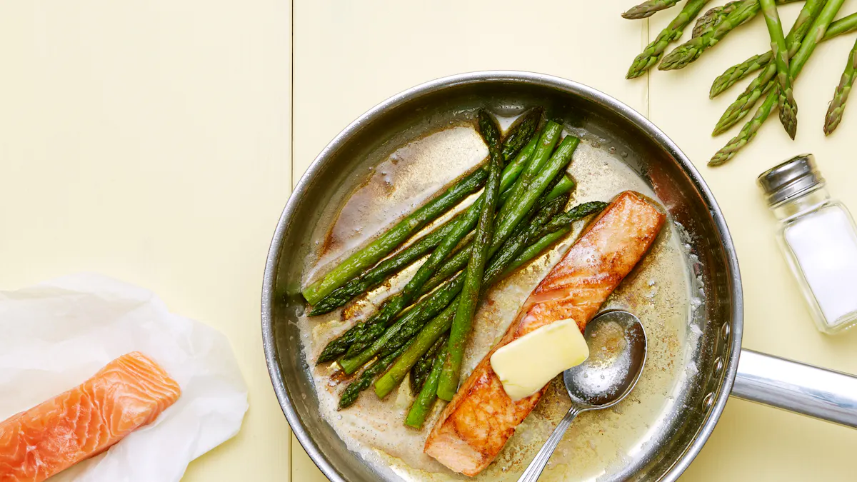 Keto fried salmon with asparagus