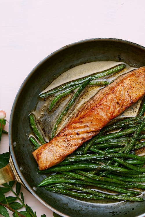 Keto fried salmon with green beans