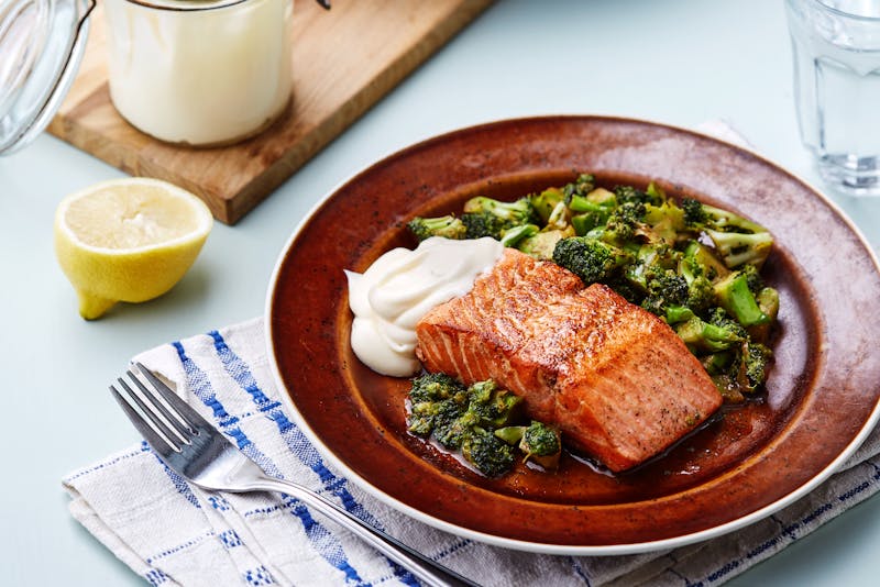 Keto Salmon with Pesto and Spinach - Recipe - Diet Doctor