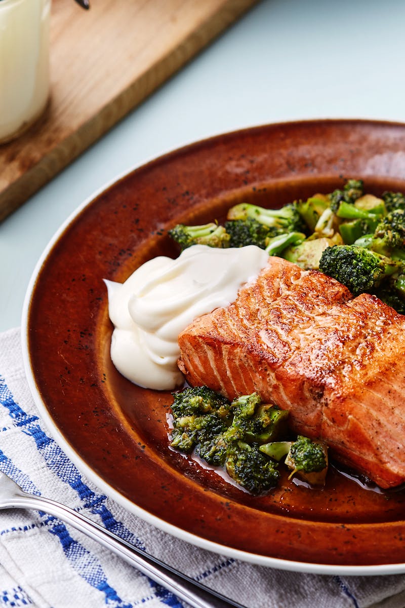 Keto Salmon with Pesto and Spinach - Recipe - Diet Doctor