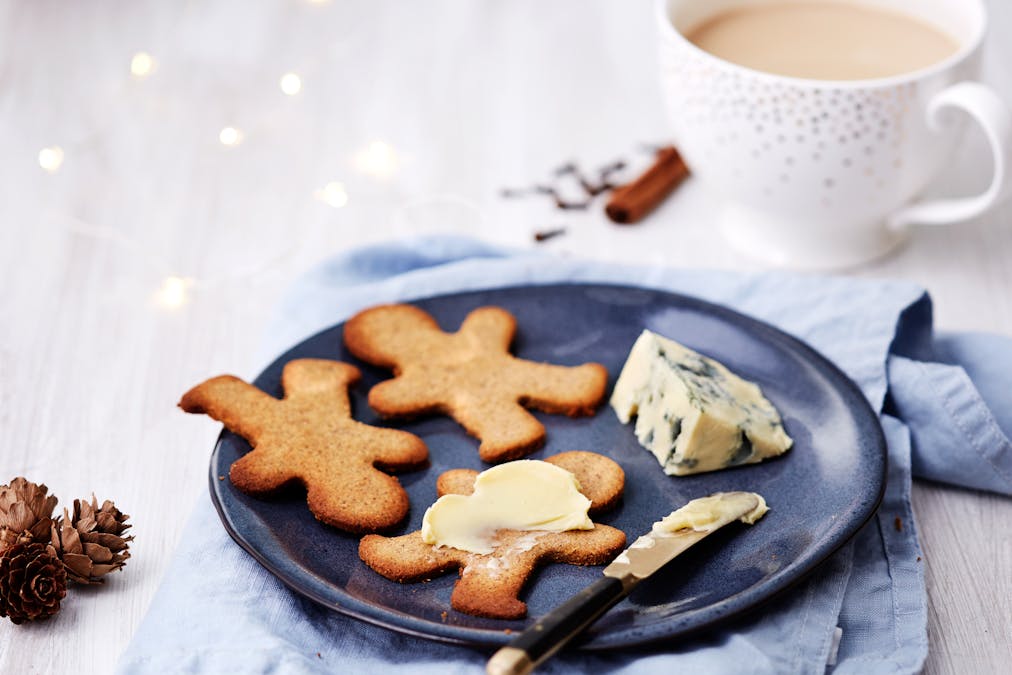 Swedish keto gingerbread cookies