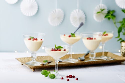 Keto vanilla panna cotta