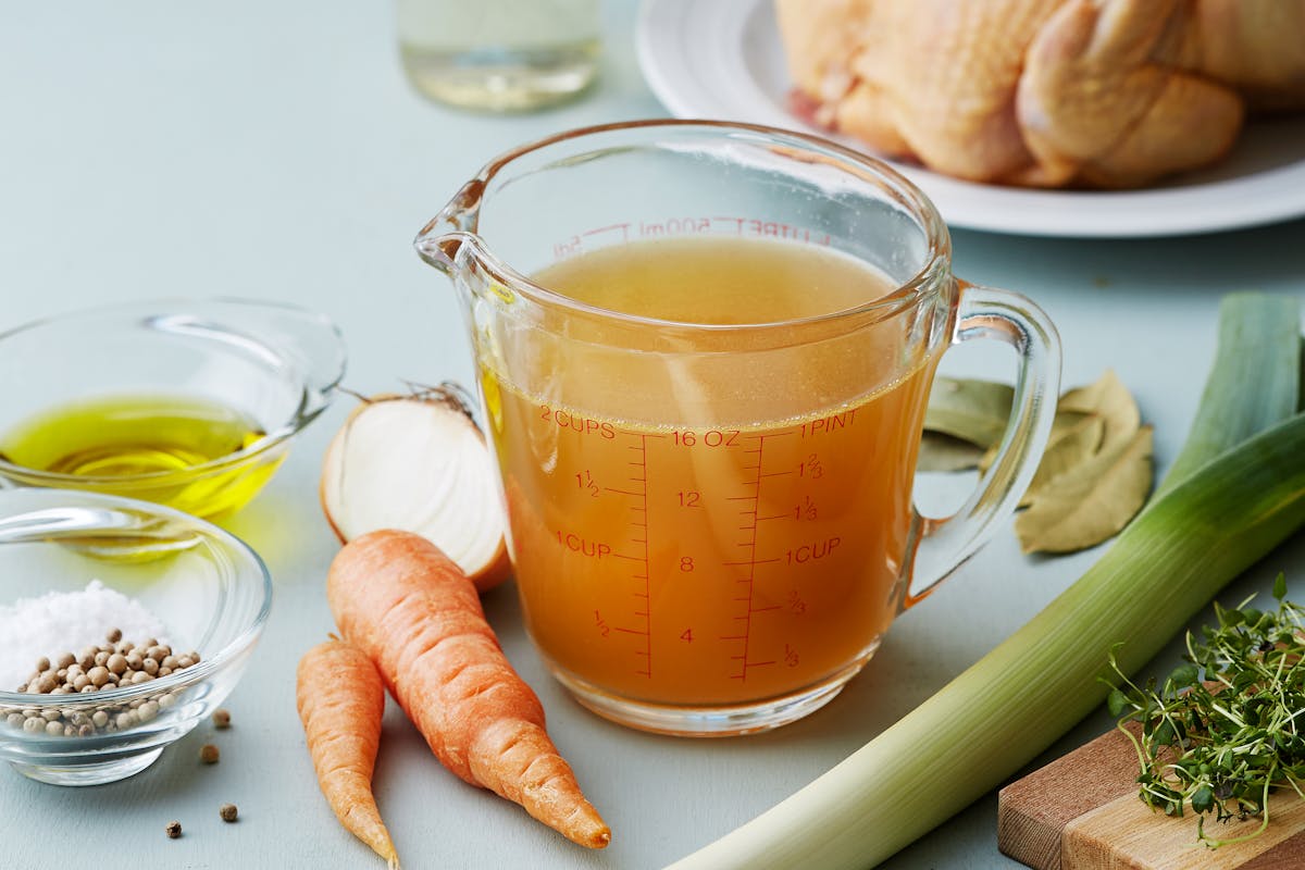 Homemade chicken stock