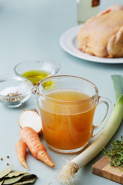 Homemade chicken stock