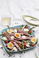 Keto grilled tuna salad with garlic dressing