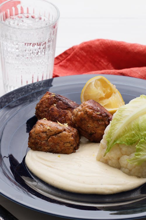 Salmon meatballs with lemon béchamel sauce