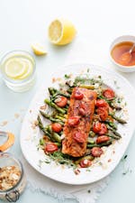 Keto chili salmon with tomato and asparagus