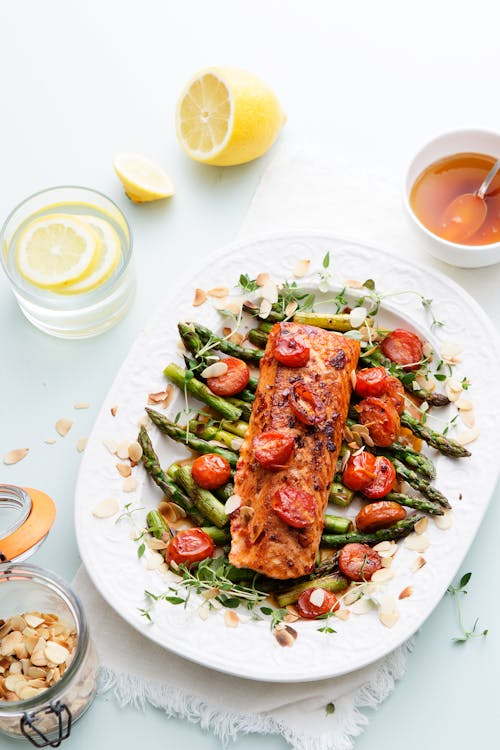 Keto chili salmon with tomato and asparagus