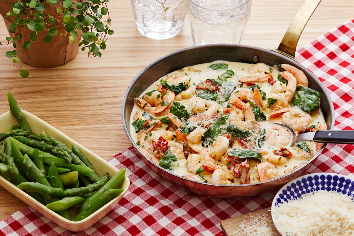 Creamy low-carb Tuscan shrimp