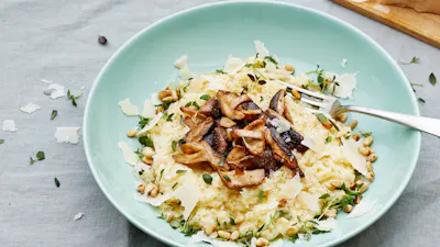 Creamy low carb cauliflower mushroom risotto