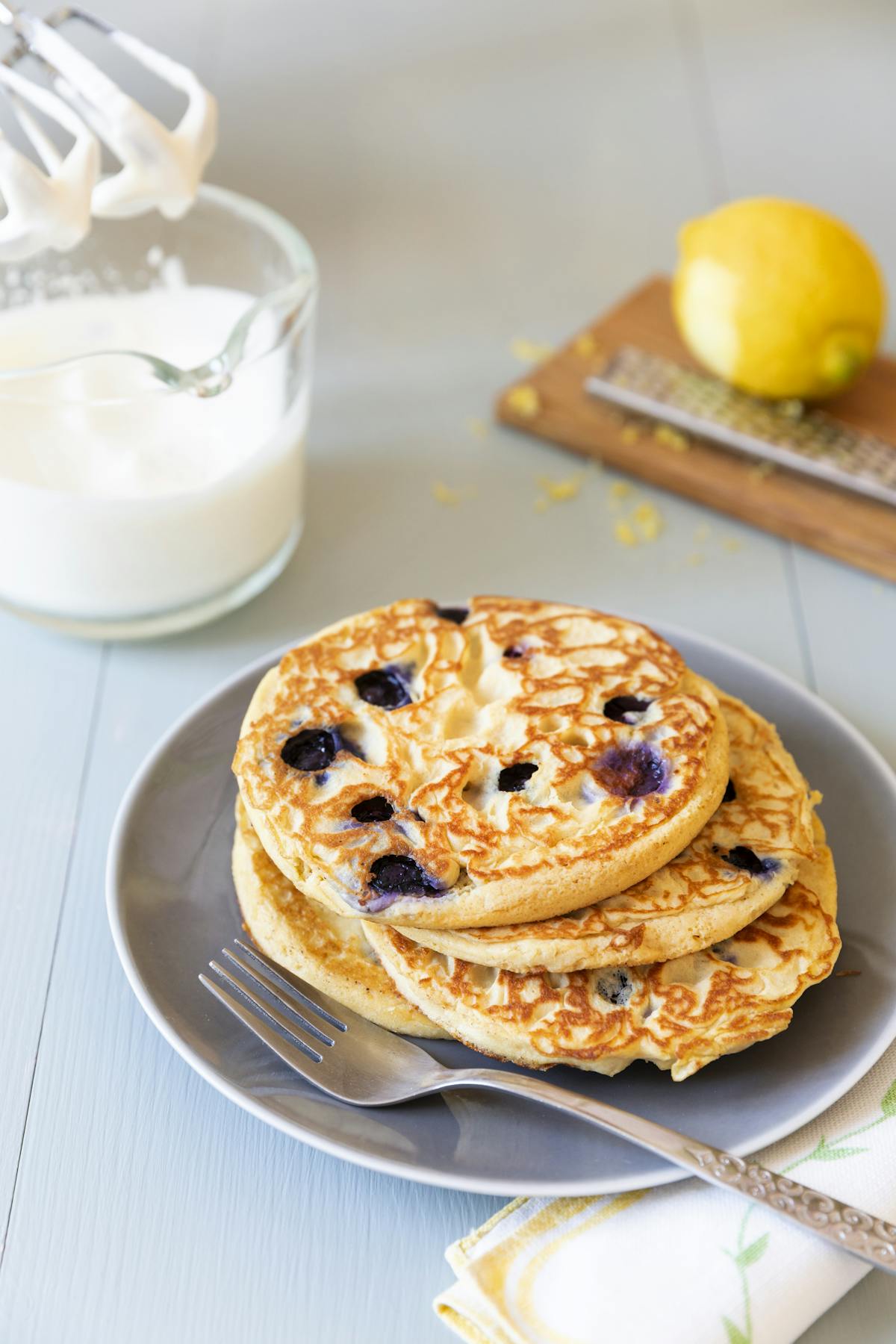 Low-carb blueberry pancakes