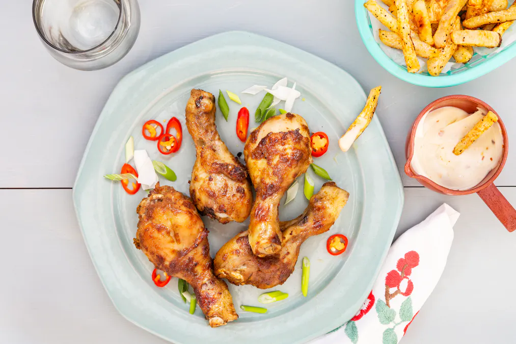 Chicken drumsticks with keto fries