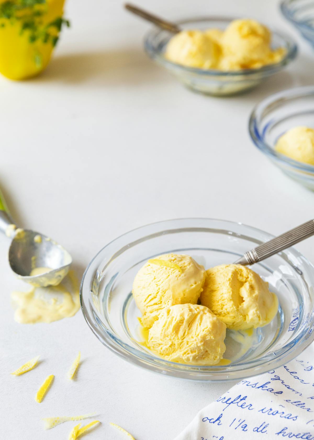 Keto lemon ice cream