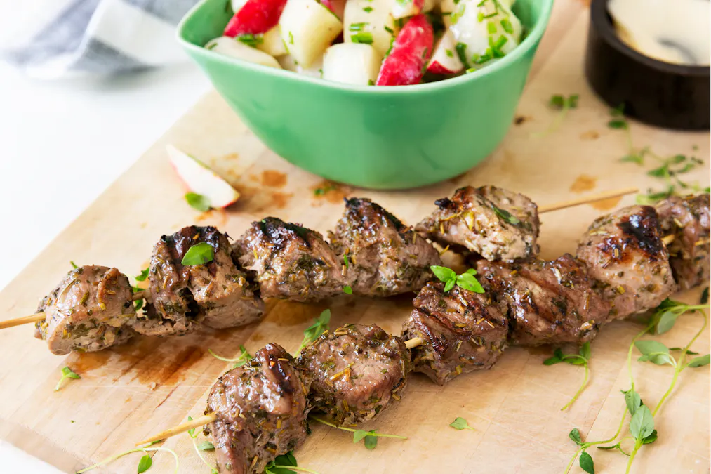 Lemon lamb skewers with keto radish and daikon salad