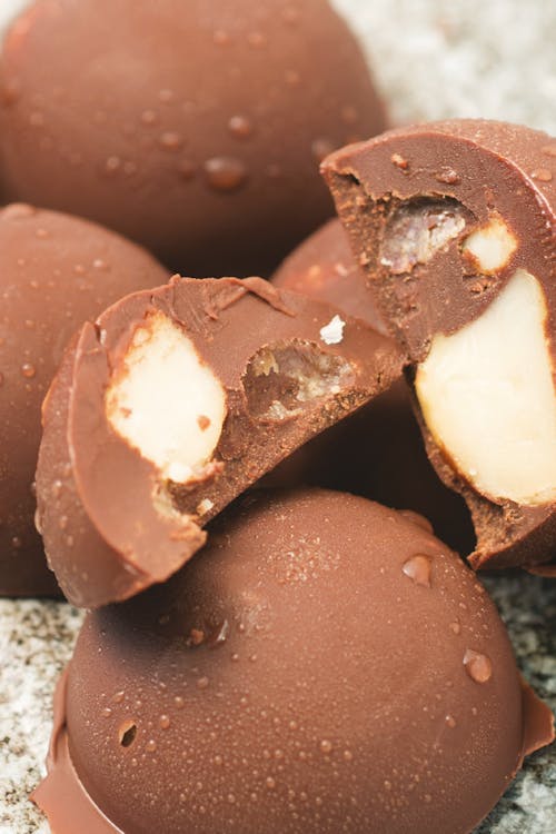 Keto chocolate macadamia nut fat bombs