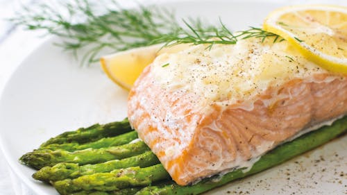 Parmesan-crusted salmon bake with asparagus