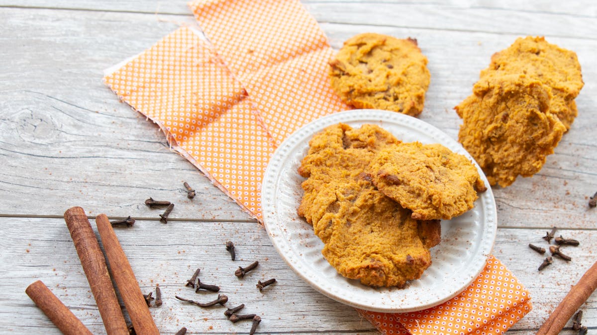 Low-carb pumpkin spice cookies