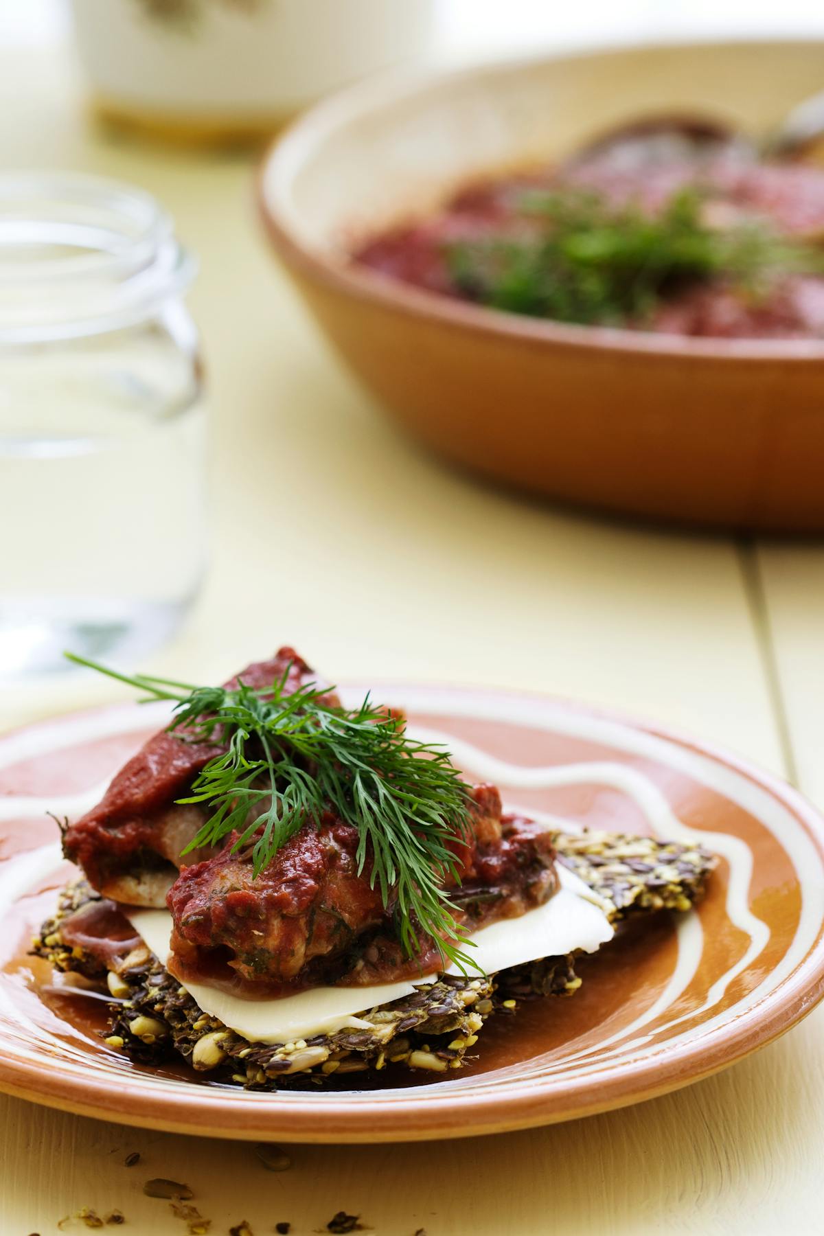 Dill and tomato herring