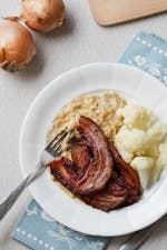 Keto crispy bacon with with onion sauce