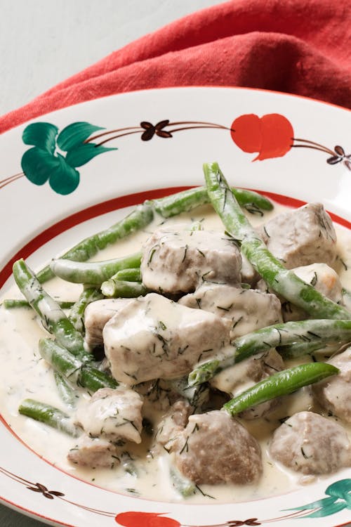 Keto lamb stew with dill sauce and green beans