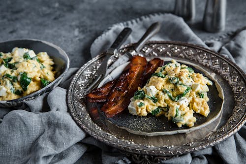 Spinach and feta breakfast scramble