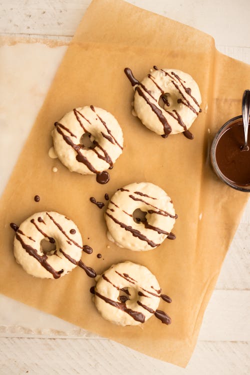 Old-fashioned keto cake donuts