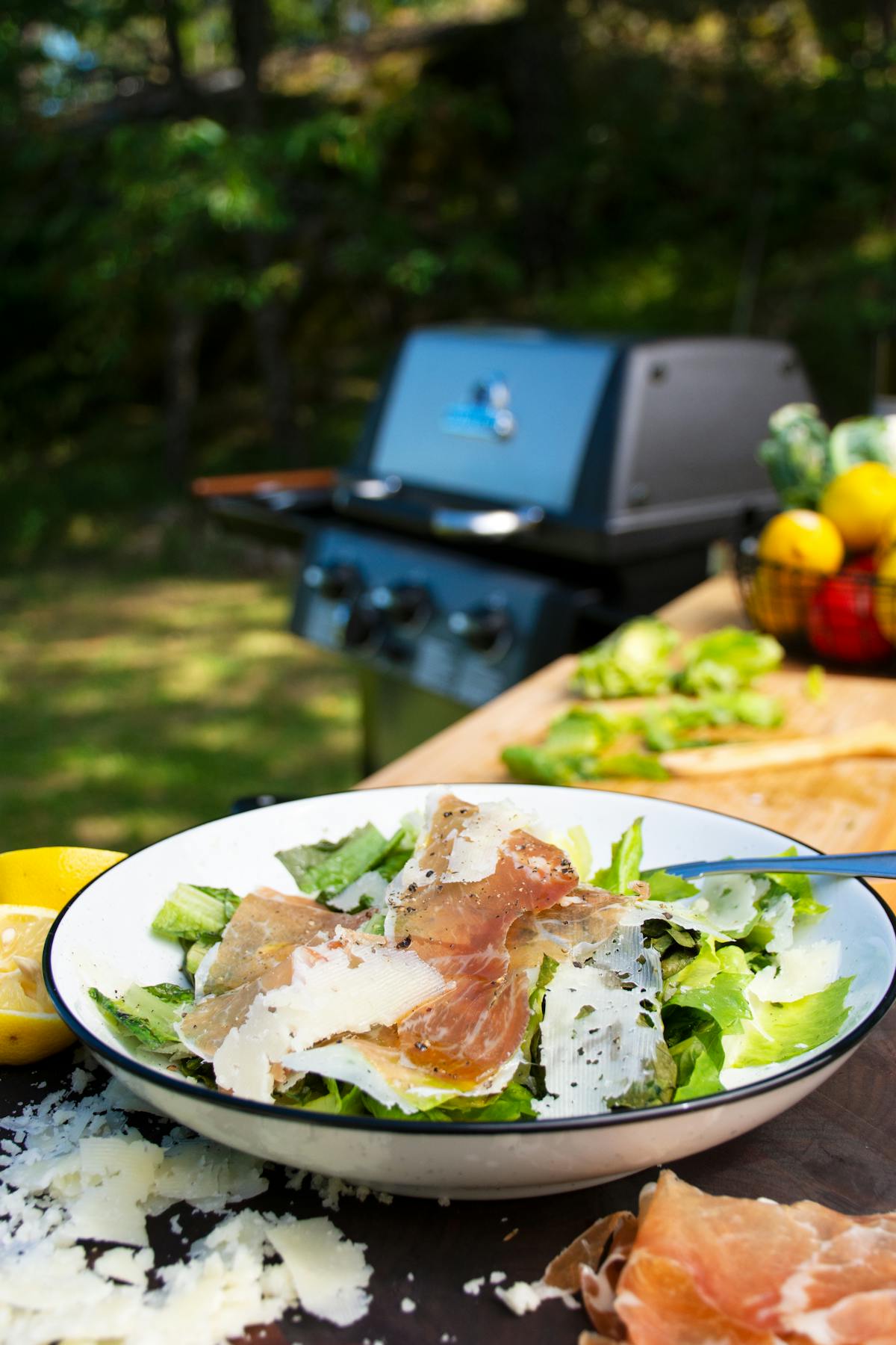 Prosciutto and manchego cheese grilled salad