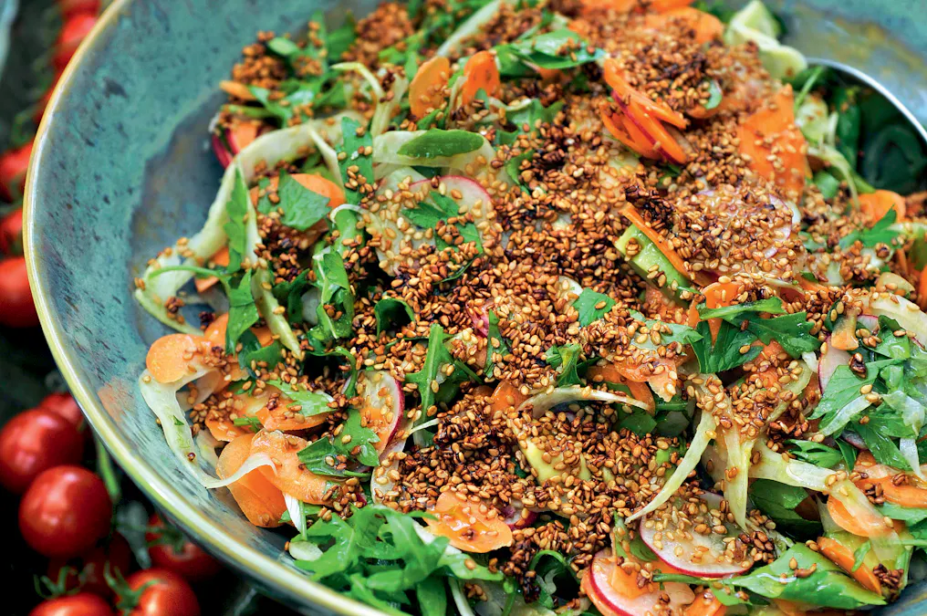 Avocado and radish salad with fennel and carrots