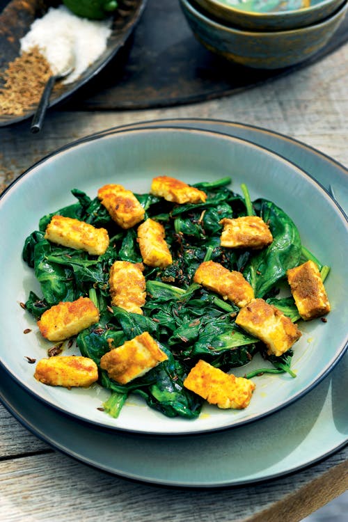 Halloumi and spinach curry