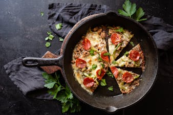 Keto skillet pizza